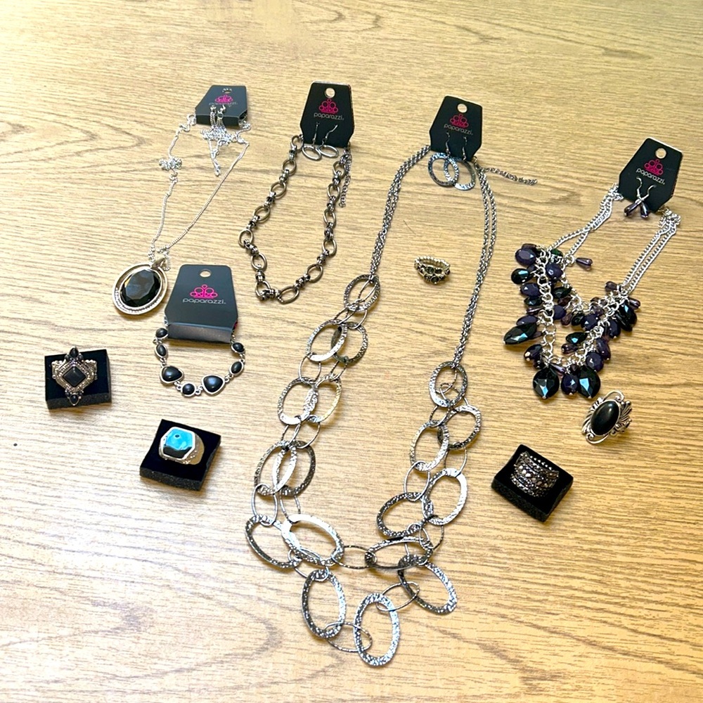 Black who loves Black Jewelry